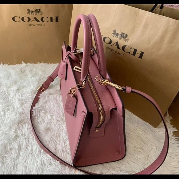 COACH PURSE WITH LOCK AND KEY - Picture 9 of 13